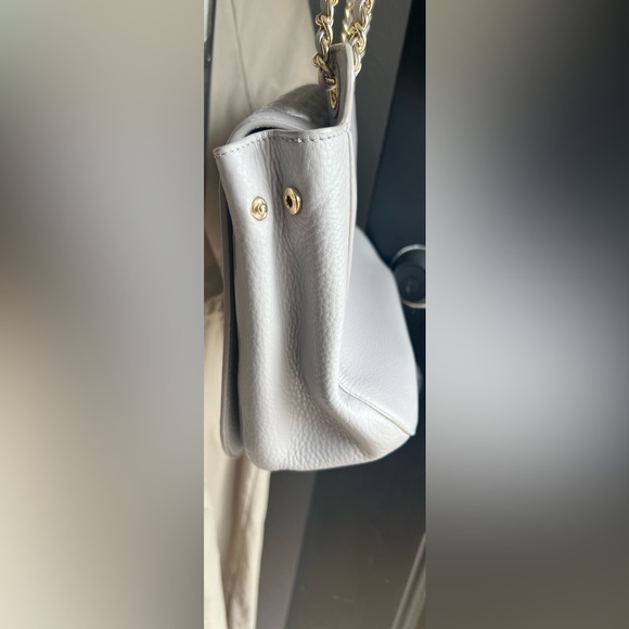 Tory Burch Light Gray Quilted Shoulder Bag - Picture 9 of 10